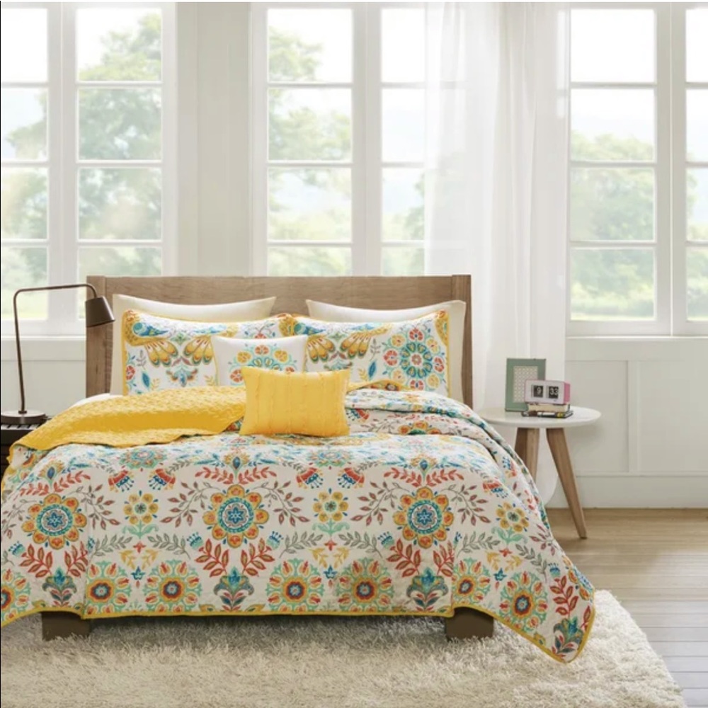 Maxeys Reversible Coverlet Set - Picture 2 of 14
